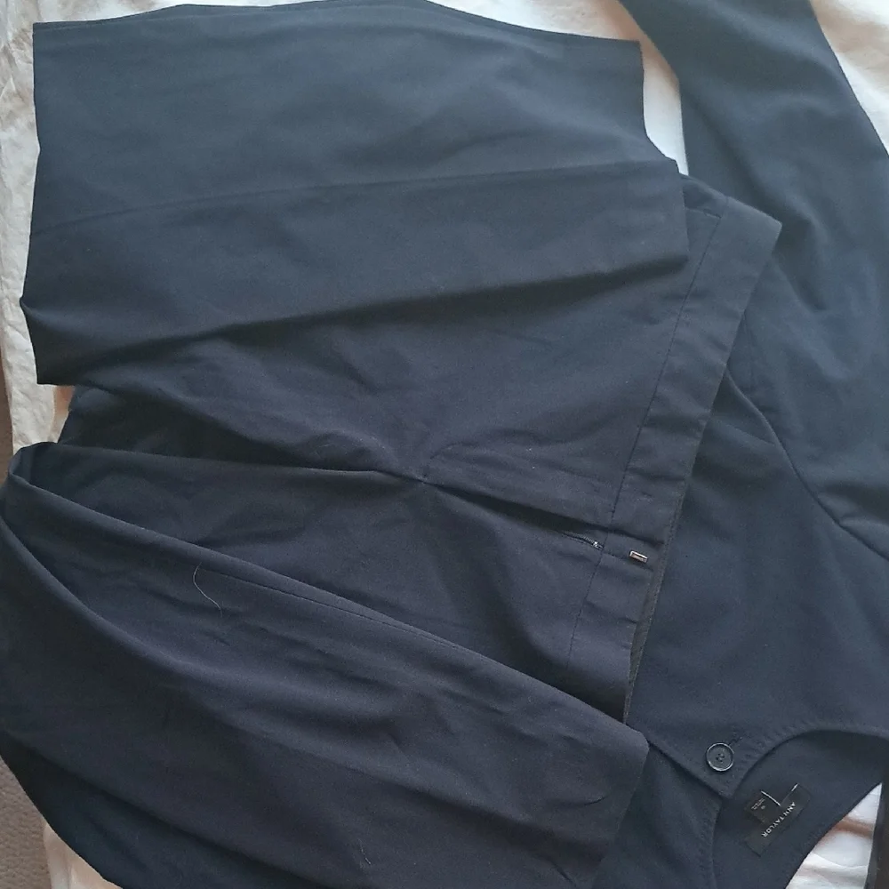 Ann Taylor Navy Women's Blazer with Pants Suit Size 10 - Picture 7 of 12